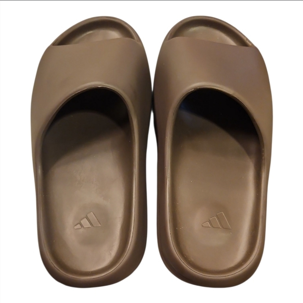 ADIDAS YEEZY | Rubber Slide Sandals in Dark Brown ~ Size US 8 NWOT - Picture 4 of 7